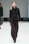 DE FRONS show — CPM FW16/17 (looks: black blazer, brown maxi skirt, black pumps)