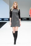 Показ VEMINA CITY — CPM FW16/17 (наряды и образы: серое платье мини, замшевые чёрные сапоги)
