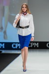 Показ VEMINA CITY — CPM FW16/17 (наряды и образы: белая блуза, чёрный ремень, синяя юбка)