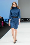 Modenschau von VEMINA CITY — CPM FW16/17 (Looks: blaues Kleid, schwarze Pumps)