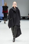 XD XENIA DESIGN show — CPM FW16/17 (looks: black cape, black trousers)