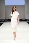 Modenschau von Ardistia New York — CPM SS17 (Looks: weißes Kleid)