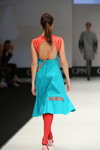 Modenschau von ArtFuture — CPM SS17 (Looks: türkises Kleid, rote Strumpfhose)