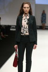 Pretty One show — CPM SS17 (looks: red bag, flowerfloral blouse, black pantsuit)