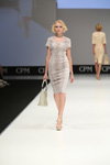 Modenschau von Vemina City — CPM SS17 (Looks: blonde Haare, Beige Kleid mit Leopard Druck, Beige Handtasche)