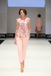 Показ Vemina City — CPM SS17 (наряды и образы: розовые брюки, разноцветная блуза)