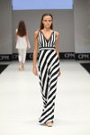Pokaz WOM&NOW — CPM SS17 (ubrania i obraz: sukienka pasiasta czarno-biała)