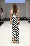 Pokaz WOM&NOW — CPM SS17 (ubrania i obraz: sukienka pasiasta czarno-biała)