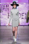 Ewa Lesniewska Van Hoyden show — FashionPhilosophy FWP AW16/17 (looks: black hat, knitted grey mini dress)