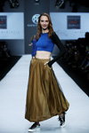 Modenschau von Istituto di Moda Burgo — Jakarta Fashion Week SS17 (Looks: blauer Pullover)