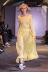 Pokaz Sofitie — Lviv Fashion Week AW16/17 (ubrania i obraz: sukienka żółta)