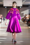 Pokaz Waleria Tokarzewska-Karaszewicz — Lviv Fashion Week AW16/17 (ubrania i obraz: sukienka purpurowa)