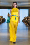Паказ Slastion — Lviv Fashion Week ss17 (нарады і вобразы: жоўтая вячэрняя сукенка, сіні рэмень)
