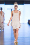 Desfile de Tata Kalita — Lviv Fashion Week ss17 (looks: vestido blanco)