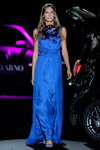 Pokaz ALVARNO — MBFW Madrid SS2017 (ubrania i obraz: suknia wieczorowa niebieska)