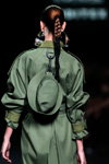Juan Vidal show — MBFW Madrid SS2017 (looks: green trench coat, braid)