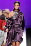 Марина Перес. Показ MANÉMANÉ — MBFW Madrid SS2017 (наряды и образы: баклажановое коктейльное платье)