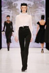 Показ Лаборатории моды — MBFWRussia FW16/17 (наряды и образы: белая блуза, чёрные брюки)