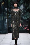 Pokaz Faberlic by Alena Akhmadullina — MBFWRussia SS2017 (ubrania i obraz: sukienka czarna)