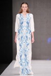 Pokaz Ksenia Knyazeva — MBFWRussia SS2017 (ubrania i obraz: sukienka z nadrukiem biała)