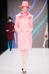 Показ Slava Zaitsev — MBFWRussia SS2017 (наряды и образы: розовая шляпа, розовое пальто)