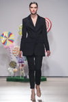 Dafna May show — Mercedes-Benz Kiev Fashion Days SS17 (looks: black pantsuit)