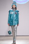 Показ Monstra, VINNPATARARIN — Mercedes-Benz Kiev Fashion Days SS17 (наряди й образи: срібні легінси, блакитні босоніжки, бірюзова куртка, бірюзова сумка, бірюзова шапка)