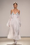 Pokaz FLOW — Mercedes-Benz Kiev Fashion Days SS17 (ubrania i obraz: sukienka biała)