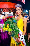 Viktoria Kiose. Finale von Miss Ukraine 2016 (Looks: gelbes Abendkleid mit Ausschnitt)