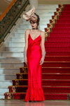 Показ Amoralle — Riga Fashion Week SS17 (наряди й образи: червона сукня)