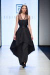 Показ Federica Tosi — Riga Fashion Week ss17 (наряды и образы: чёрное платье, чёрные брюки)