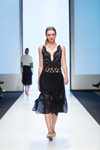 Pokaz Narciss — Riga Fashion Week SS17 (ubrania i obraz: sukienka czarna)