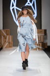 Pokaz NÓLÓ — Riga Fashion Week SS17 (ubrania i obraz: sukienka błękitna)