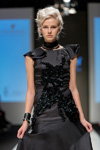Schwarzkopf Professional Trend Show — Riga Fashion Week SS17 (наряды и образы: чёрное вечернее платье, блонд (цвет волос))