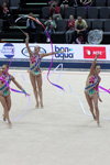 Mariya Kadobina, Hanna Dudzenkova, Arina Tsitsilina, Maryia Katsiak, Valeriya Pischelina. Übung mit den Keulen — Weltcup 2016