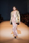 Arina Lubiteleva. Andre Tan show — Ukrainian Fashion Week FW16/17 (looks: pinkevening dress, gold jacket, black sandals)