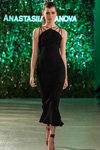 Pokaz Anastasiia Ivanova — Ukrainian Fashion Week SS17 (ubrania i obraz: suknia koktajlowa czarna)
