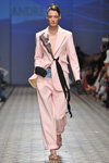 Andre Tan show — Ukrainian Fashion Week SS17 (looks: pink pantsuit)