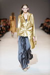 Arina Lubiteleva. Diphylleia show — Ukrainian Fashion Week SS17 (looks: gold blazer, grey dress)