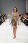 Modenschau von Yuliya Polishchuk — Ukrainian Fashion Week SS17 (Looks: transparenter Trenchcoat)