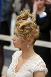 Причёски для невест — Золотой подснежник 2016 (наряды и образы: белое свадебное платье)
