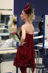 Подіумний макіяж — Золотий пролісок 2016 (наряди й образи: бордова сукня, блонд (колір волосся))