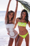 Жозефін Скрайвер і Сара Сампайо. Кампанія купальників Victoria's Secret SS2016. Частина 1 (наряди й образи: білий закритий купальник в сітку, салатове неонове бікіні)