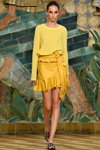 Pokaz MUNTHE — Copenhagen Fashion Week SS18 (ubrania i obraz: pulower żółty, spódnica z falbanami żółta)