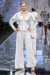 Показ Caterina Leman — CPM FW17/18 (наряды и образы: белая блуза, белые брюки)
