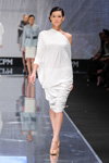 Pokaz Caterina Leman — CPM FW17/18 (ubrania i obraz: sukienka biała)