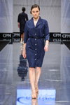 Pokaz Caterina Leman — CPM FW17/18 (ubrania i obraz: sukienka koszulowa niebieska pasiasta, rzemień czarny)