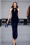 Pokaz CHRISPER — CPM FW17/18 (ubrania i obraz: suknia wieczorowa niebieska)