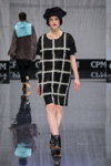Pokaz LGP by Yulia Nikolaeva — CPM FW17/18 (ubrania i obraz: sukienka w kratę czarna)