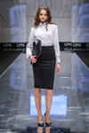 Показ VEMINA CITY — CPM FW17/18 (наряды и образы: белая блуза, чёрная юбка, чёрные туфли)